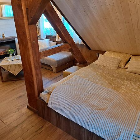 Dworek Biala Dama Pokoje Z Klimatyzacja Gniezno Exterior foto